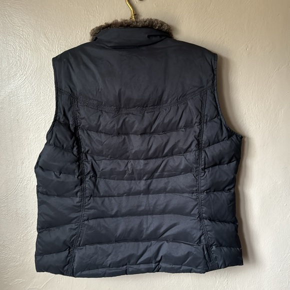Eddie Bauer Charcoal Puffer Vest with Plush Collar - Picture 3 of 4